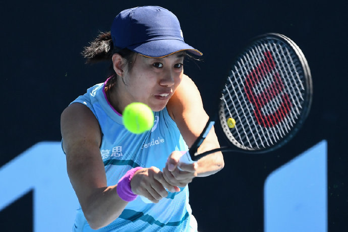 凭借亚历山 凭借亚历山